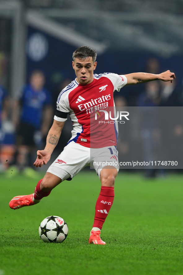 Leandro Trossard of Arsenal is in action during the Champions League match between Inter Milan and Arsenal at San Siro Stadium in Milan, Ita...