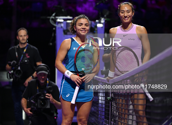 RIYADH, SAUDI ARABIA - NOVEMBER 06: Jasmine Paolini (L) of Italy and Quinwen Zheng (R) of China pose for a picture ahead of their match, on...