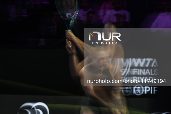 RIYADH, SAUDI ARABIA - NOVEMBER 06: Aryna Sabalenka of Belarus during her match against Elena Rybakina of Kazakhstan, on Day 5 of the 2024 W...