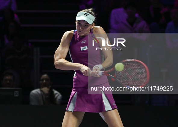 RIYADH, SAUDI ARABIA - NOVEMBER 06: Elena Rybakina of Kazakhstan during her match against Aryna Sabalenka of Belarus, on Day 5 of the 2024 W...