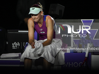 RIYADH, SAUDI ARABIA - NOVEMBER 06: Elena Rybakina of Kazakhstan during her match against Aryna Sabalenka of Belarus, on Day 5 of the 2024 W...