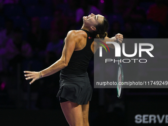 RIYADH, SAUDI ARABIA - NOVEMBER 06: Aryna Sabalenka of Belarus during her match against Elena Rybakina of Kazakhstan, on Day 5 of the 2024 W...