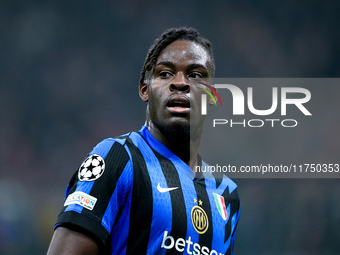 Yann Aurel Bisseck of FC Internazionale looks on during the UEFA Champions League 2024/25 League Phase MD4 match between FC Internazionale a...