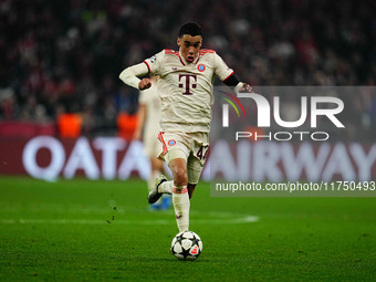 Jamal Musiala of Bayern Munich  controls the ball during the Champions League Round 4 match between Bayern Munich v Benfica at the Allianz a...