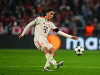 Jamal Musiala of Bayern Munich  controls the ball during the Champions League Round 4 match between Bayern Munich v Benfica at the Allianz a...