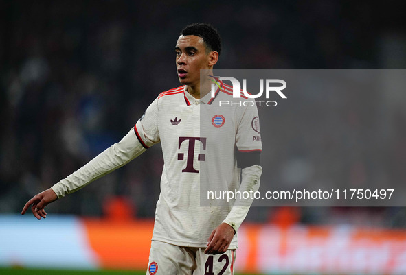 Jamal Musiala of Bayern Munich  controls the ball during the Champions League Round 4 match between Bayern Munich v Benfica at the Allianz a...