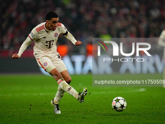 Jamal Musiala of Bayern Munich  controls the ball during the Champions League Round 4 match between Bayern Munich v Benfica at the Allianz a...