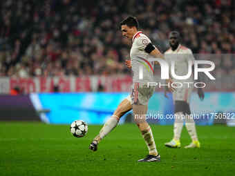 Joao Palhinha of Bayern Munich  controls the ball during the Champions League Round 4 match between Bayern Munich v Benfica at the Allianz a...