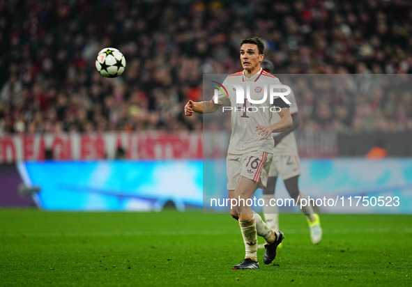 Joao Palhinha of Bayern Munich  controls the ball during the Champions League Round 4 match between Bayern Munich v Benfica at the Allianz a...