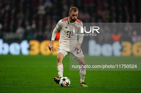 Konrad Laimer of Bayern Munich  controls the ball during the Champions League Round 4 match between Bayern Munich v Benfica at the Allianz a...