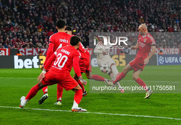 Serge Gnabry of Bayern Munich  shoots on goal during the Champions League Round 4 match between Bayern Munich v Benfica at the Allianz arena...