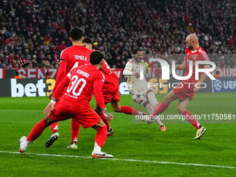 Serge Gnabry of Bayern Munich  shoots on goal during the Champions League Round 4 match between Bayern Munich v Benfica at the Allianz arena...