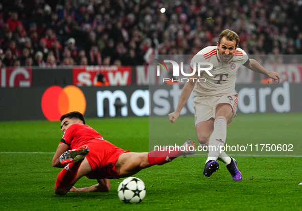 Harry Kane of Bayern Munich  shoots on goal during the Champions League Round 4 match between Bayern Munich v Benfica at the Allianz arena,...