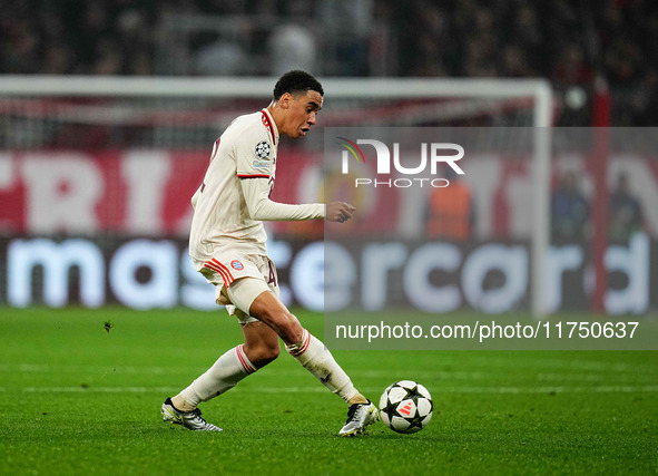 Jamal Musiala of Bayern Munich  controls the ball during the Champions League Round 4 match between Bayern Munich v Benfica at the Allianz a...