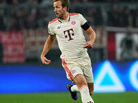 Harry Kane of Bayern Munich  controls the ball during the Champions League Round 4 match between Bayern Munich v Benfica at the Allianz aren...