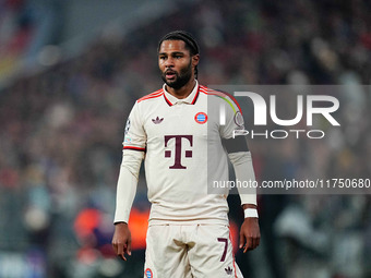 Serge Gnabry of Bayern Munich  looks on during the Champions League Round 4 match between Bayern Munich v Benfica at the Allianz arena, Muni...