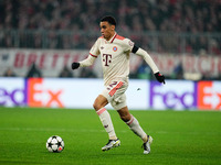 Jamal Musiala of Bayern Munich  controls the ball during the Champions League Round 4 match between Bayern Munich v Benfica at the Allianz a...