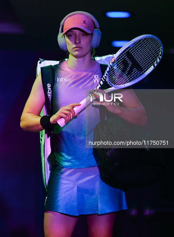 RIYADH, SAUDI ARABIA - NOVEMBER 07: Iga Swiatek of Poland arrives before her match against Daria Kasatkina, on Day 6 of the 2024 WTA Finals,...