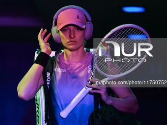 RIYADH, SAUDI ARABIA - NOVEMBER 07: Iga Swiatek of Poland arrives before her match against Daria Kasatkina, on Day 6 of the 2024 WTA Finals,...