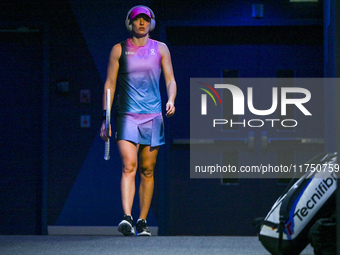 RIYADH, SAUDI ARABIA - NOVEMBER 07: Iga Swiatek of Poland arrives before her match against Daria Kasatkina, on Day 6 of the 2024 WTA Finals,...