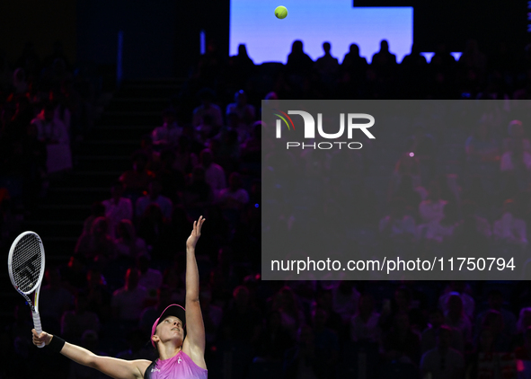 RIYADH, SAUDI ARABIA - NOVEMBER 07: Iga Swiatek of Poland during her match against Daria Kasatkina, on Day 6 of the 2024 WTA Finals, part of...