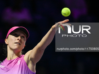 RIYADH, SAUDI ARABIA - NOVEMBER 07: Iga Swiatek of Poland during her match against Daria Kasatkina, on Day 6 of the 2024 WTA Finals, part of...