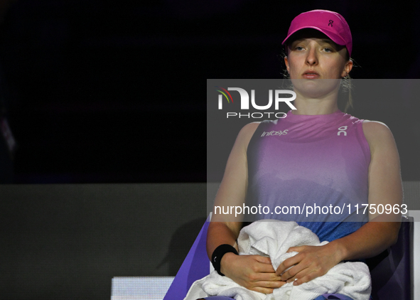 RIYADH, SAUDI ARABIA - NOVEMBER 07: Iga Swiatek of Poland during her match against Daria Kasatkina, on Day 6 of the 2024 WTA Finals, part of...