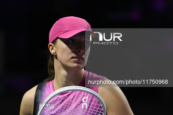 RIYADH, SAUDI ARABIA - NOVEMBER 07: Iga Swiatek of Poland during her match against Daria Kasatkina, on Day 6 of the 2024 WTA Finals, part of...