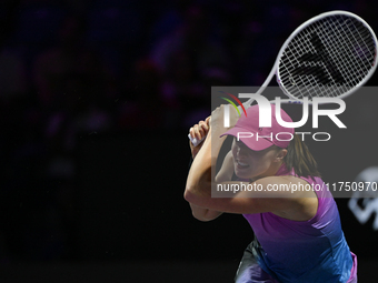 RIYADH, SAUDI ARABIA - NOVEMBER 07: Iga Swiatek of Poland during her match against Daria Kasatkina, on Day 6 of the 2024 WTA Finals, part of...