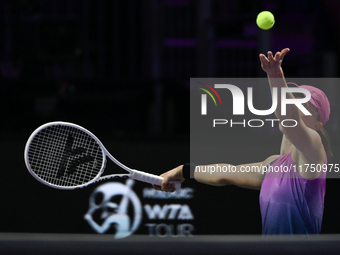 RIYADH, SAUDI ARABIA - NOVEMBER 07: Iga Swiatek of Poland during her match against Daria Kasatkina, on Day 6 of the 2024 WTA Finals, part of...