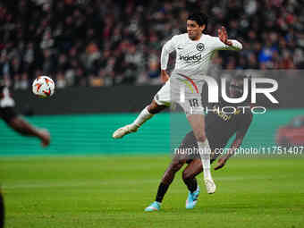 Mahmoud Dahoud of Eintracht Frankfurt  controls the ball during the Eurepa League Round 4 match between Eintracht Frankfurt v SK Slavia Prag...