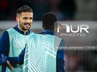 Fenerbahce forward Dusan Tadic plays during the match between AZ and Fenerbahce at the AFAS Stadium for the UEFA Europa League - League phas...