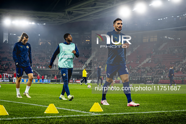 Dusan Tadic, Fenerbahce forward, warms up during the match between AZ and Fenerbahce at the AFAS Stadium for the UEFA Europa League - League...