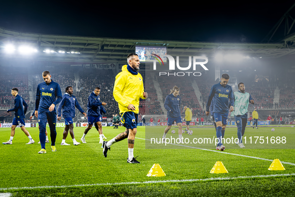 Dusan Tadic, Fenerbahce forward, warms up during the match between AZ and Fenerbahce at the AFAS Stadium for the UEFA Europa League - League...