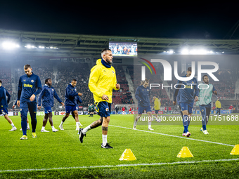 Dusan Tadic, Fenerbahce forward, warms up during the match between AZ and Fenerbahce at the AFAS Stadium for the UEFA Europa League - League...