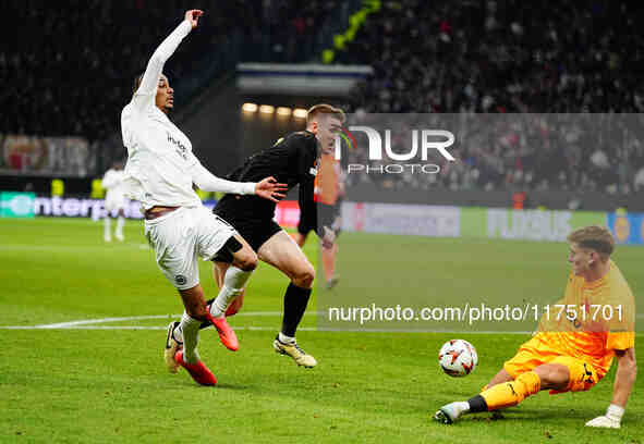 Hugo Ekitike of Eintracht Frankfurt  shoots on goal during the Eurepa League Round 4 match between Eintracht Frankfurt v SK Slavia Prague at...