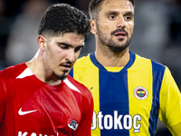 AZ Alkmaar forward Mayckel Lahdo and Fenerbahce forward Dusan Tadic play during the match AZ - Fenerbahce at the AFAS stadium for the UEFA E...