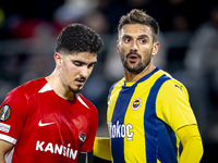 AZ Alkmaar forward Mayckel Lahdo and Fenerbahce forward Dusan Tadic play during the match AZ - Fenerbahce at the AFAS stadium for the UEFA E...