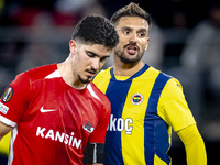 AZ Alkmaar forward Mayckel Lahdo and Fenerbahce forward Dusan Tadic play during the match AZ - Fenerbahce at the AFAS stadium for the UEFA E...