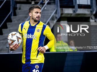 Fenerbahce forward Dusan Tadic plays during the match between AZ and Fenerbahce at the AFAS Stadium for the UEFA Europa League - League phas...