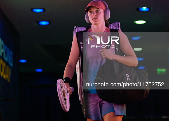 RIYADH, SAUDI ARABIA - NOVEMBER 07: Iga Swiatek of Poland arrives ahead of her match against Daria Kasatkina, on Day 6 of the 2024 WTA Final...