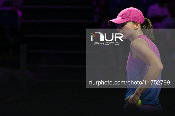 RIYADH, SAUDI ARABIA - NOVEMBER 07: Iga Swiatek of Poland during her match against Daria Kasatkina, on Day 6 of the 2024 WTA Finals, part of...