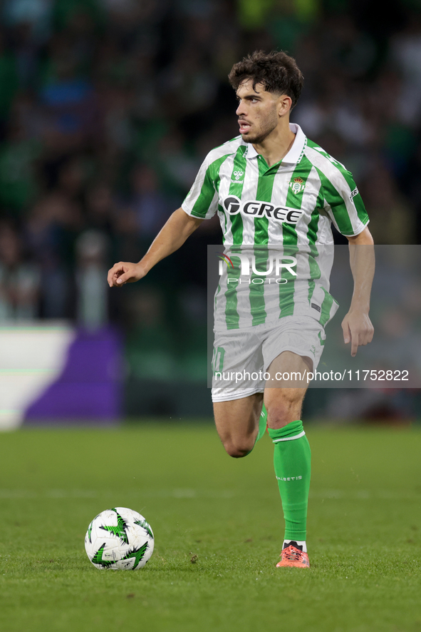 Ez Abde of Real Betis runs with the ball during the UEFA Conference League 2024/25 League Phase MD3 match between Real Betis and NK Celje at...