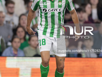 Pablo Fornals of Real Betis runs with the ball during the UEFA Conference League 2024/25 League Phase MD3 match between Real Betis and NK Ce...