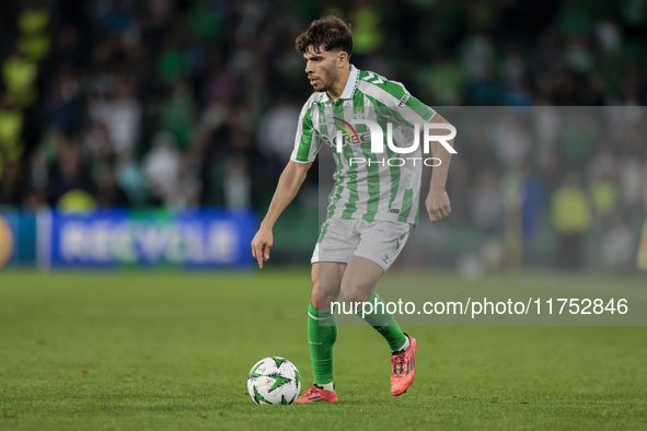 Ez Abde of Real Betis runs with the ball during the UEFA Conference League 2024/25 League Phase MD3 match between Real Betis and NK Celje at...