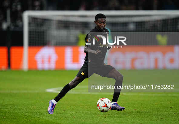 Oscar of SK Slavia Prague  controls the ball during the Eurepa League Round 4 match between Eintracht Frankfurt v SK Slavia Prague at the De...