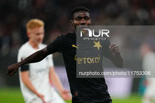 Oscar of SK Slavia Prague  controls the ball during the Eurepa League Round 4 match between Eintracht Frankfurt v SK Slavia Prague at the De...