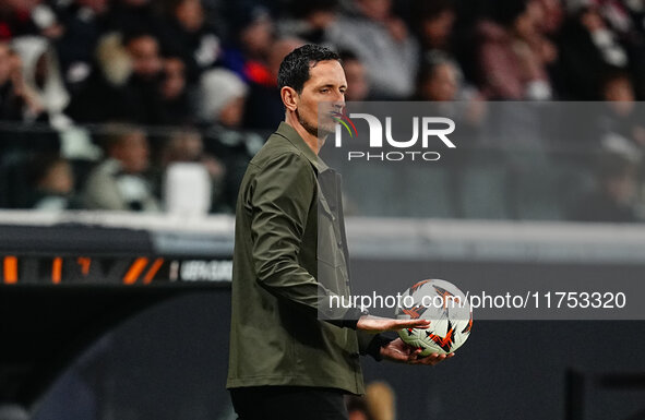 Dino Toppmoller of Eintracht Frankfurt  controls the ball during the Eurepa League Round 4 match between Eintracht Frankfurt v SK Slavia Pra...