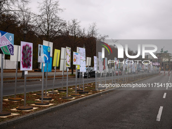 Artworks lined up in a four-kilometre-long open-air installation a day ahead of the 35th anniversary of the fall of the Berlin Wall. Berlin,...