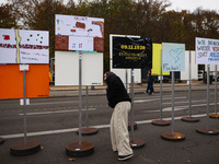 Artworks lined up in a four-kilometre-long open-air installation a day ahead of the 35th anniversary of the fall of the Berlin Wall. Berlin,...